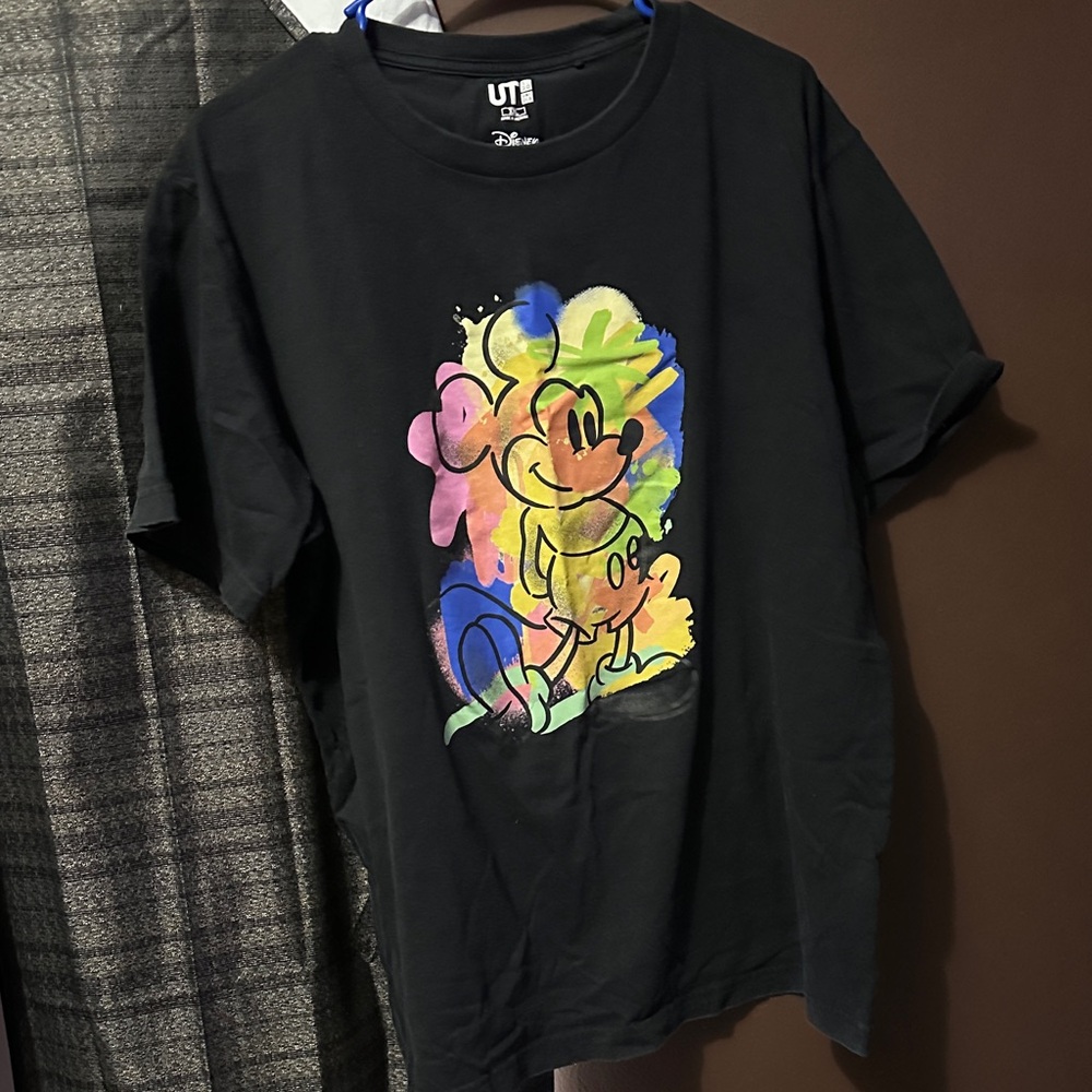 Disney Black T-Shirt with Colorful Mickey Mouse Design like new XXL